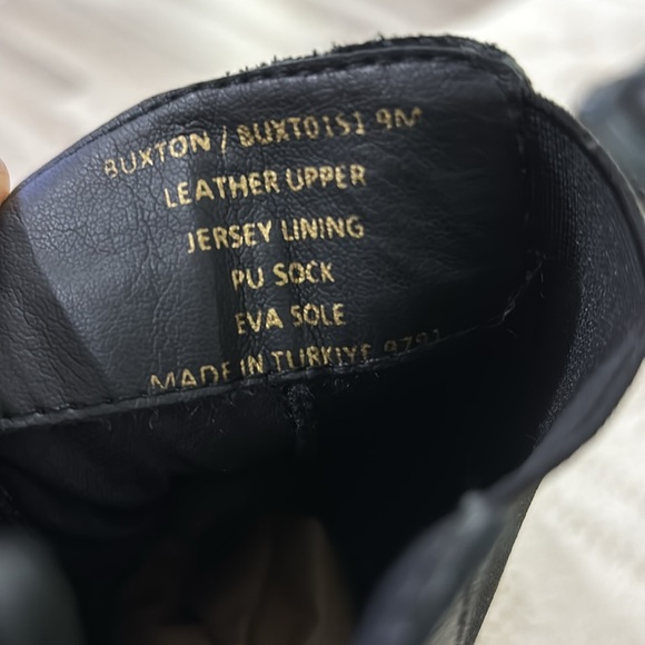 Steve Madden Buxton Chelsea Boot
Leather & textile upper slip stretch gores Sz 9 - Picture 6 of 14